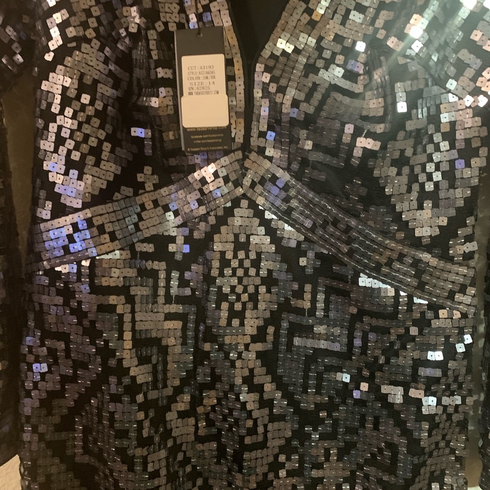 ❌SOLD❌ Tadashi Shoji Geometricaly Sequined Illusion Dress Size 14 - Picture 8 of 11